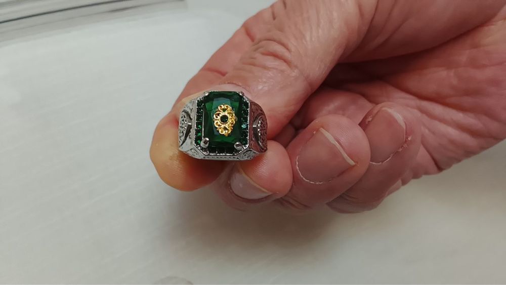 Персень узуклар сотилади