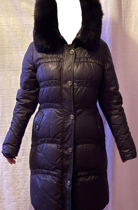 Плащ черный, зима.