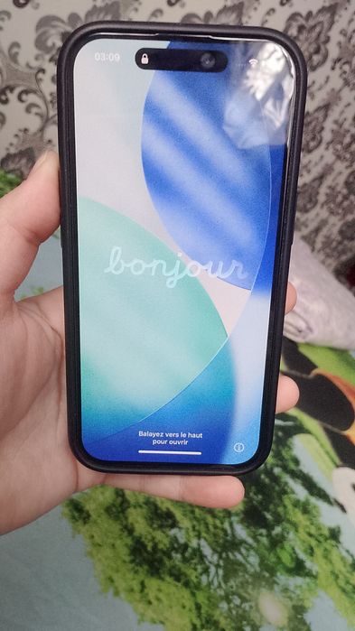 Продам айфон 15.