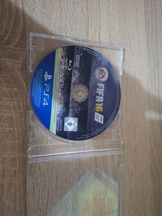 Продавам игри за плейстейшън 4