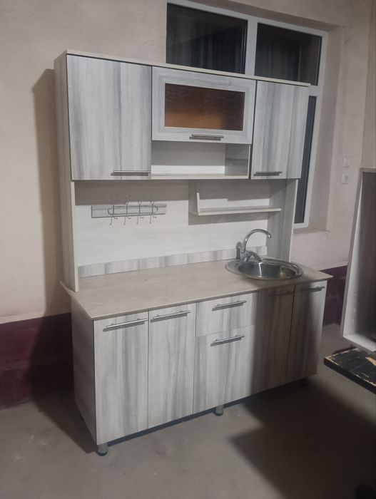 Oshxona mebeli sotiladi