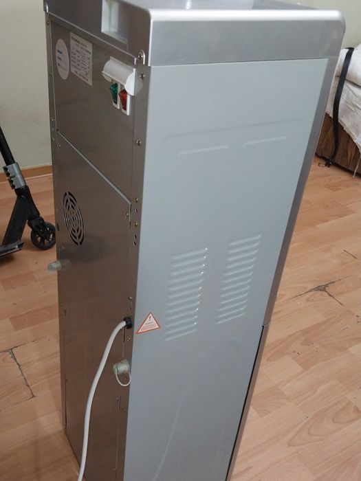 Диспенсер / Кулер для воды