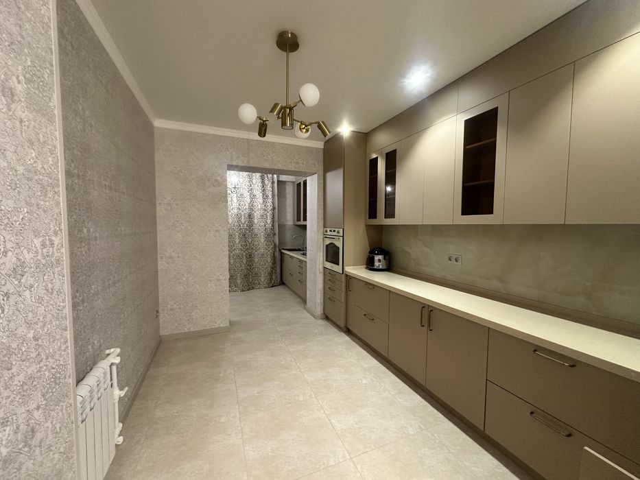 Продается 4 комнатная квартира