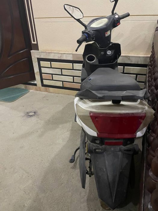 Skuter sotiladi  srochni