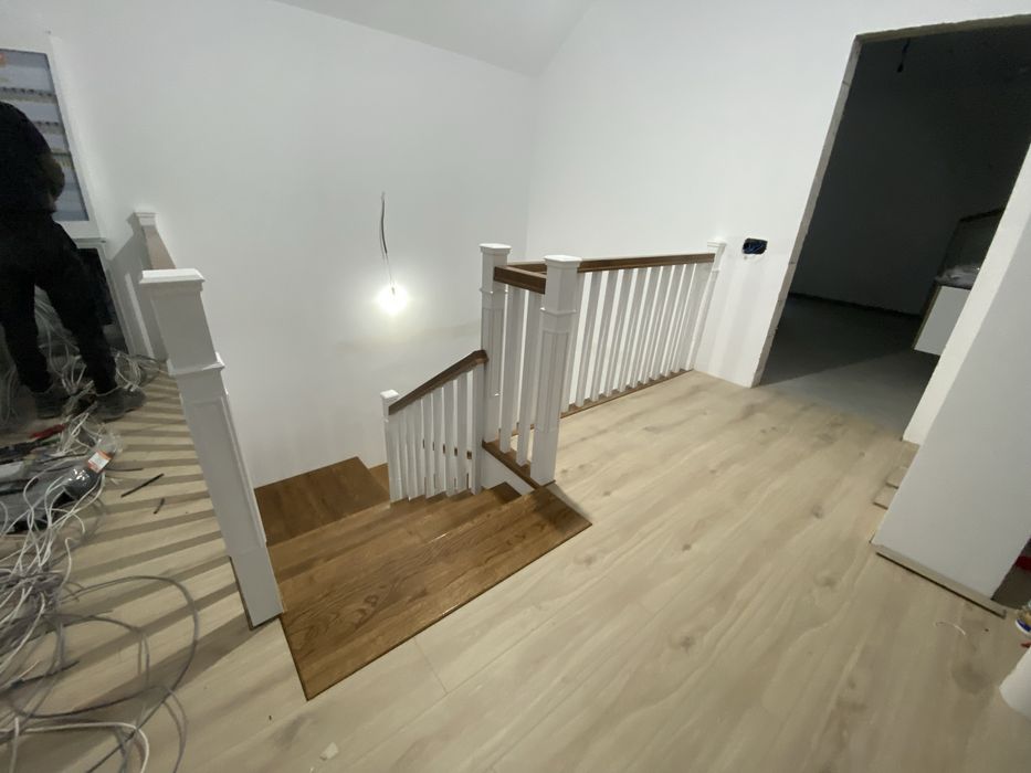 Scari din STEJAR la comanda