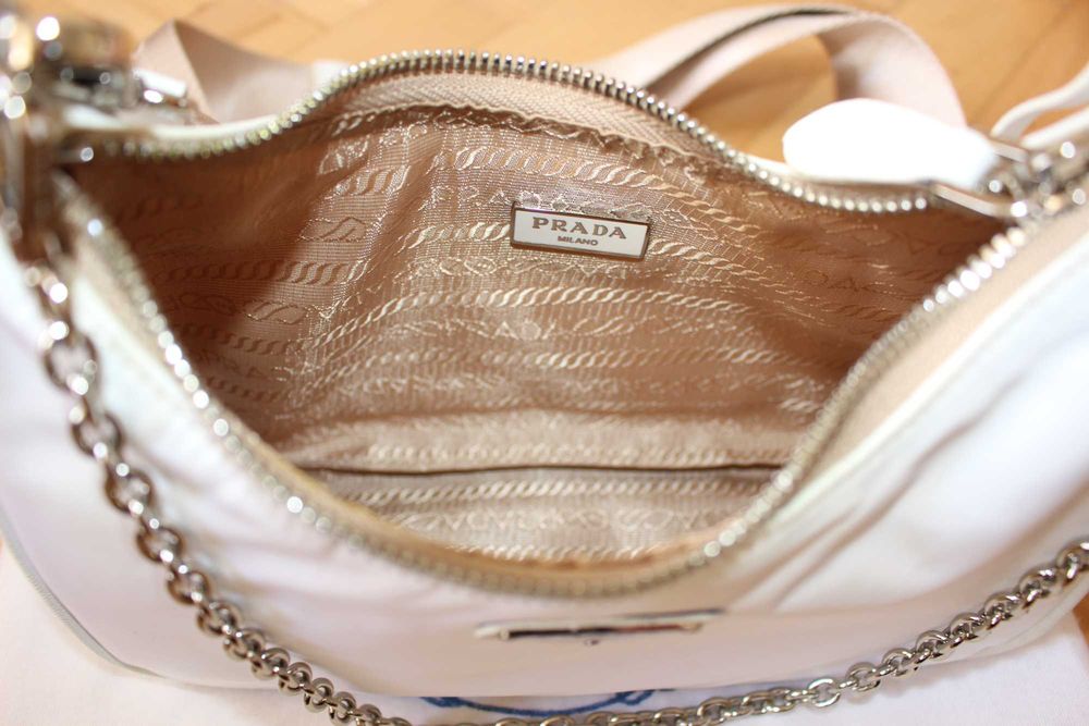 Дамска чанта Prada Re-Edition 2005