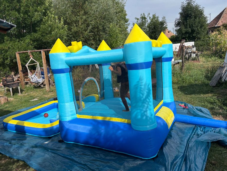 Închiriez tobogan gonflabil pentru petreceri copiii