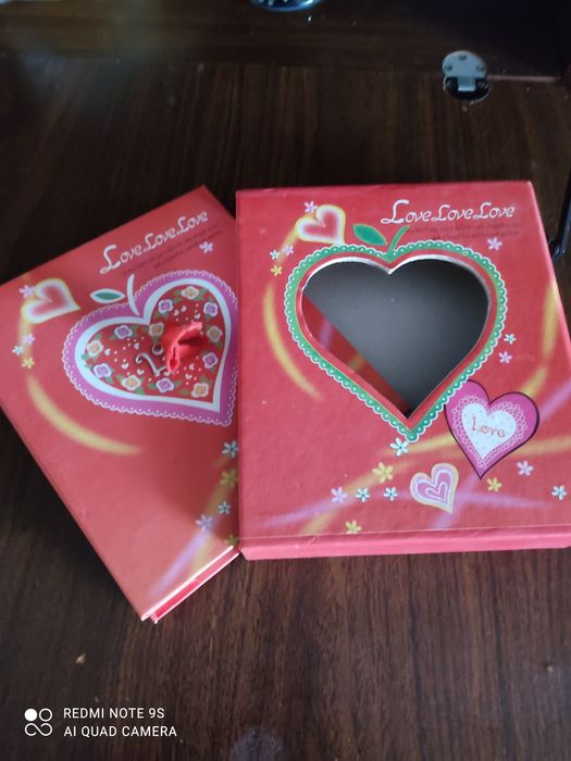 Фотоальбомы и рамка новые