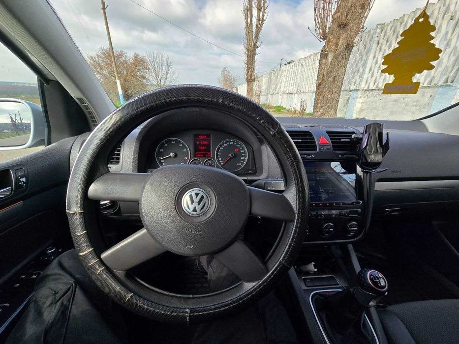 Vand Golf 5 1.6 FSI Benzina - Medgidia