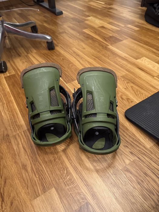 Vand legaturi burton malavita model 2019 est M