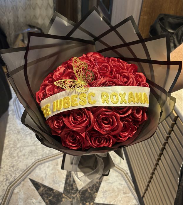 Buchet satin 25 trandafiri