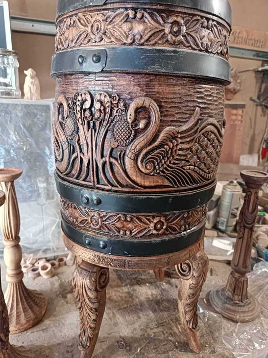 Дъбово Буре с Дърворезба