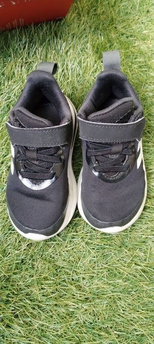 Маратонки адидас