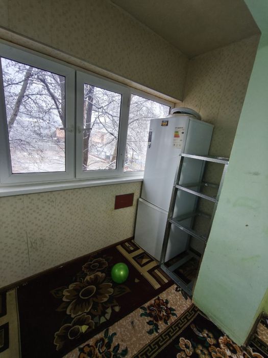 Срочно продается 2х ком квартира в Чирчике Наваи возле 9й школы