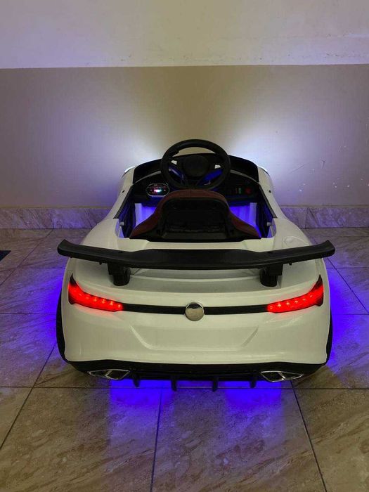 Bugatti nomli avtomabil sotiladi.