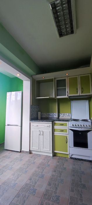 Дава се под наем Магазин в Шумен, Математическа гимназия - 61 кв.м за 306 € - Снимка #1