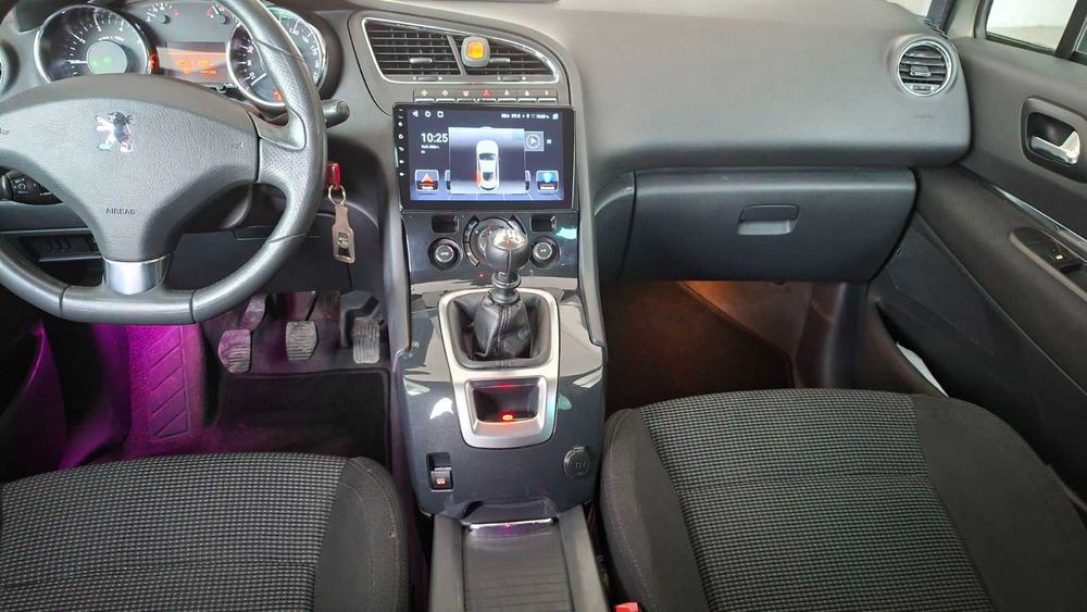 Peugeot 5008 напълно обслужен