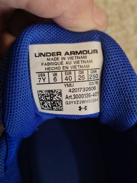 Adidasi Under Armour