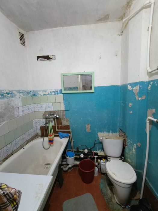 продам 1 комн момышулы 92