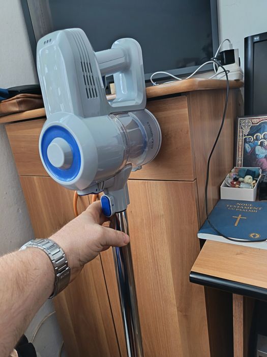 Vand aspirator fără fir