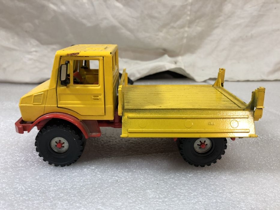 Метално камионче