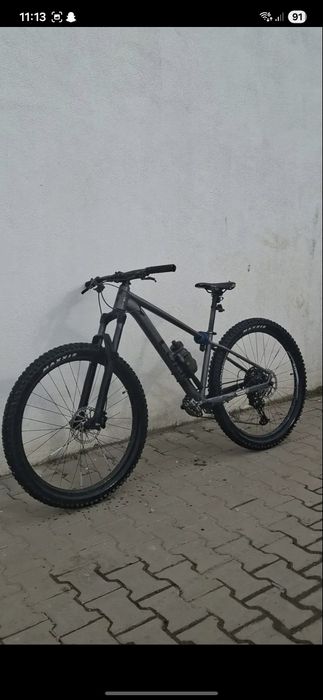 Vînd bicicleta cube aim ex, în stare perfecta