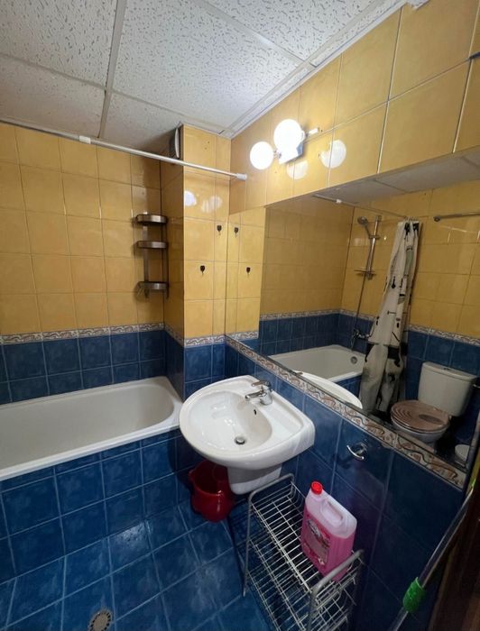 Център тристаен 600€