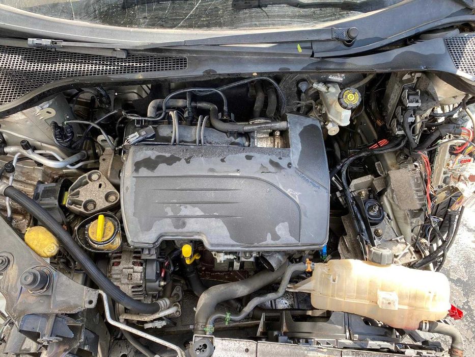 dezmembrez renault clio 3, 1.2i/usa fata clio/hayon/coloana volan clio