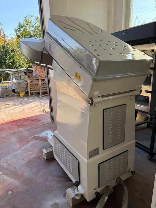 Malaxor cu cuve detasabile