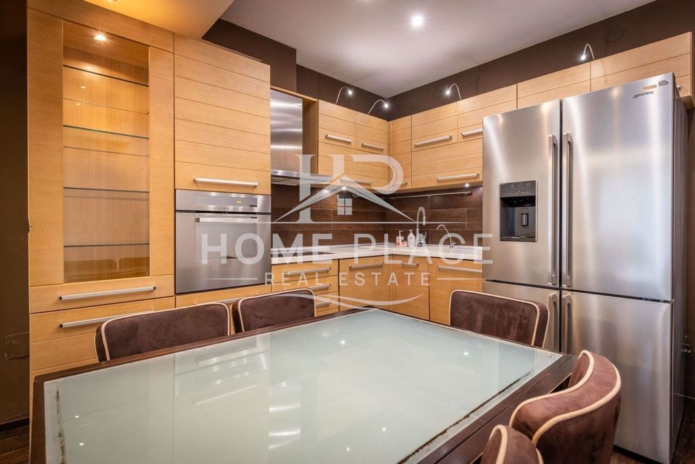 ТРИСТАЕН апартамент под наем - Център