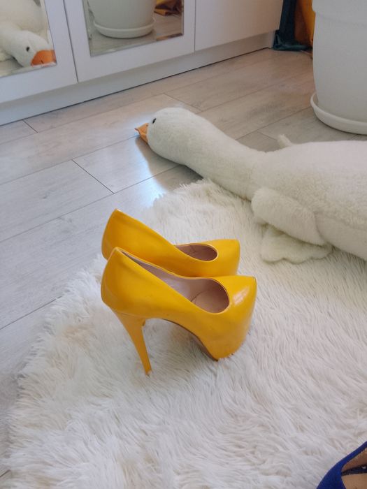 Срочно продам туфли