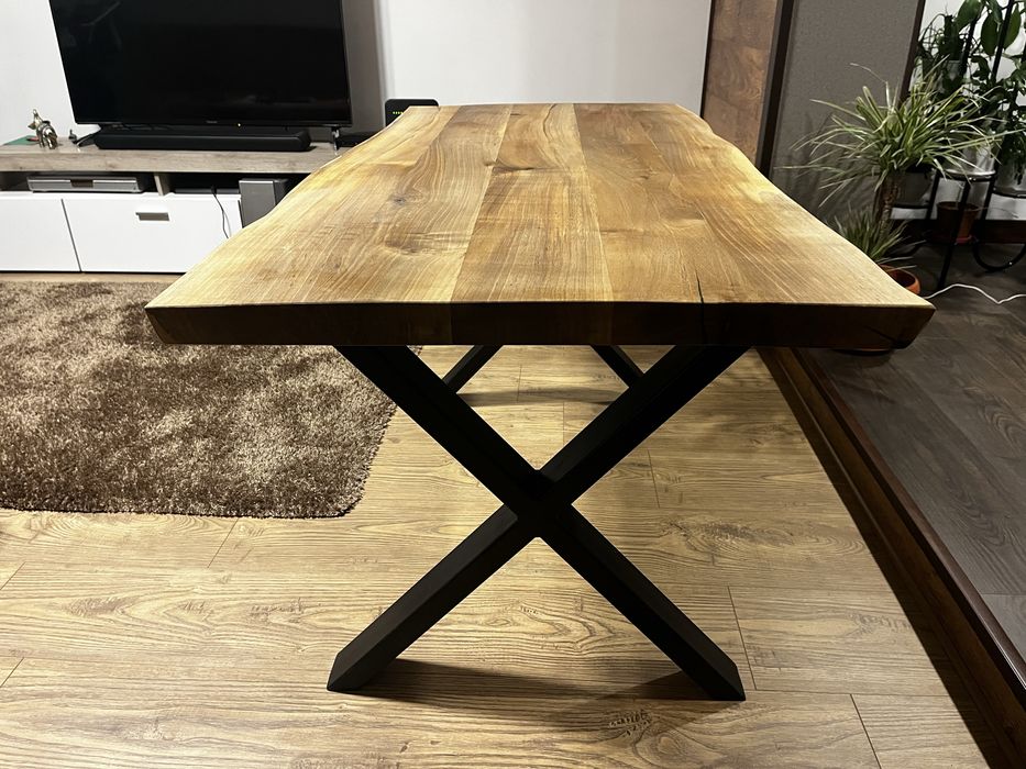 Трапезна маса от орех