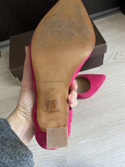 Vand Pantofi cu toc decupați Alura/Davina din piele întoarsă fucsia