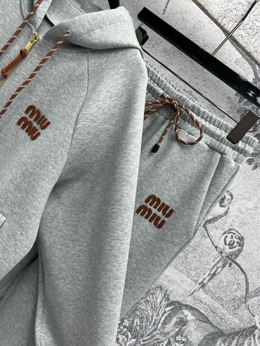 Уникален Комплект gucci