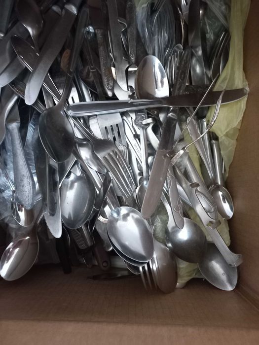 Вилици, лъжици, основно хранене и десертни, неръждаема стомана