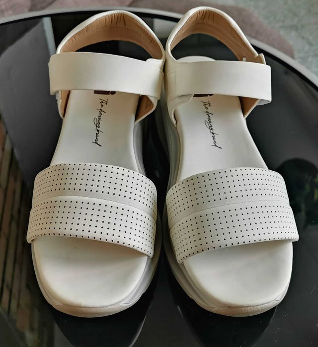 Нови дамски сандали 38, 39 номер