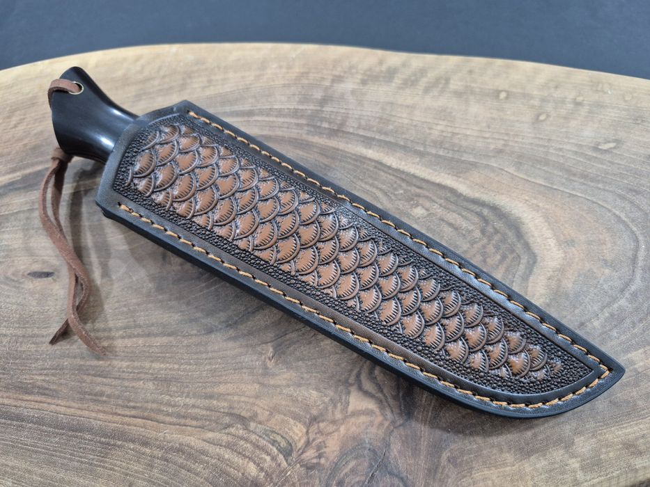 Ловен нож дамаска VG10 стомана,уникална дръжка  и кожена кания,LN436