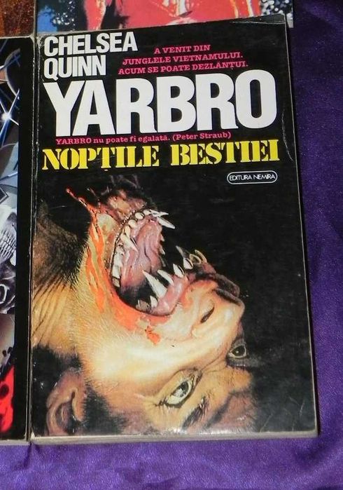 lot 24 carti  horror Dean Koontz Miezul noptii Lovecraft  Monstrul din prag Alien Strazi intunecate Antologie de urban fantasy George R R Martin