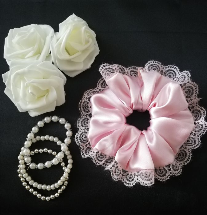 Скрънчи от кадифе и сатен