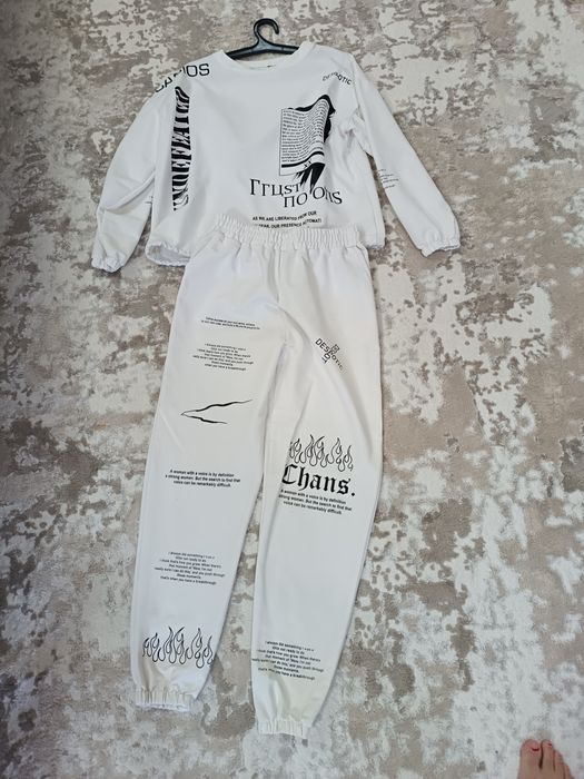 Продам женские платья