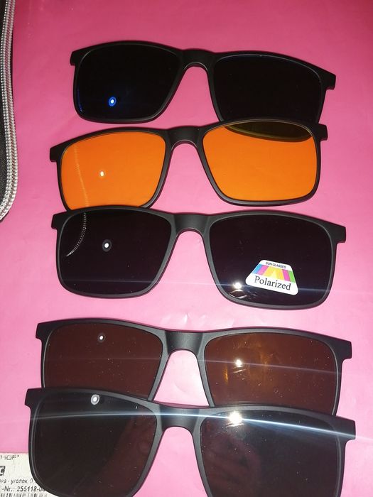 Очки солнцезащитные с разной оправе