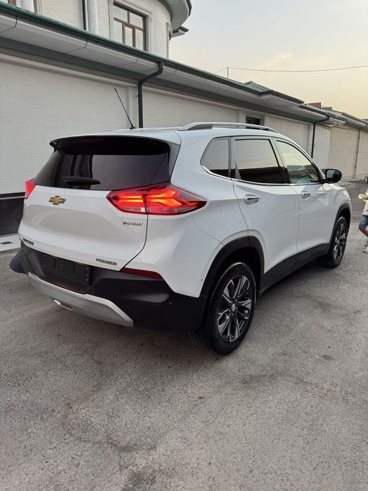 Tracker Premier Plus 2025