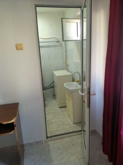 Inchiriez apartament