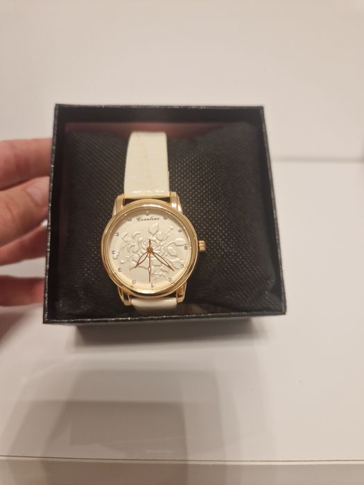 Дамски часовник нов