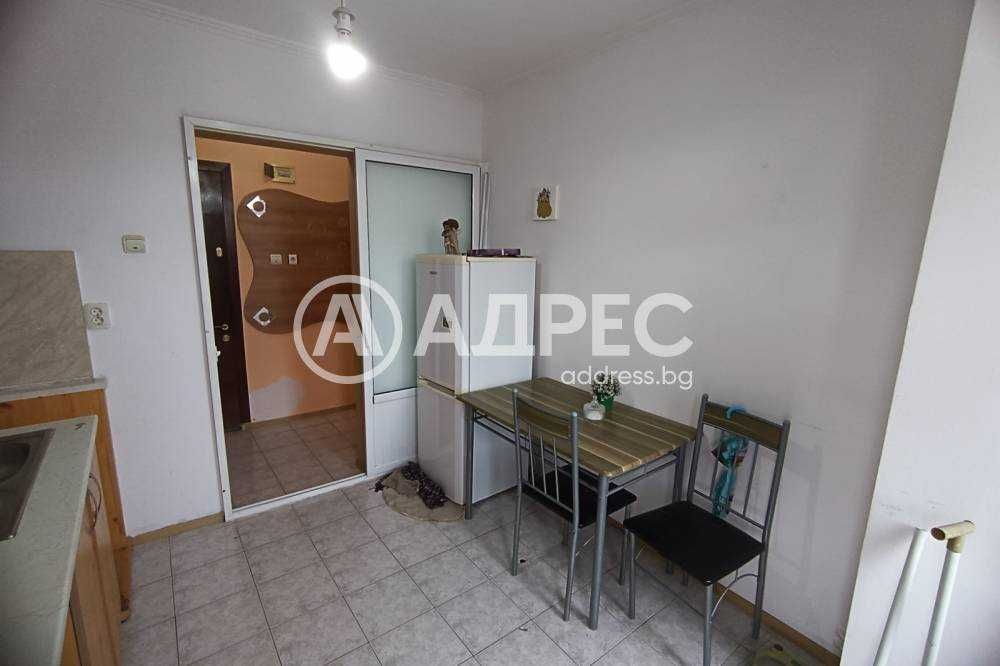 Продава се Двустаен апартамент в Разград, Център - 54 кв.м за 841 €/кв.м - Снимка #5