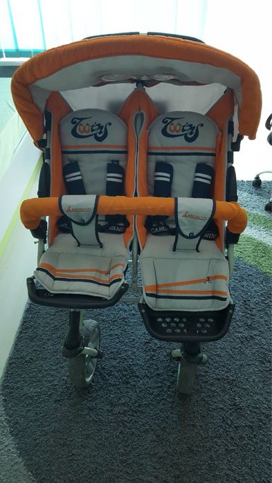 Бебешка количка за близнаци