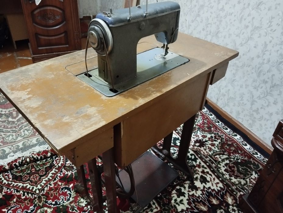 Tikuv mashinasi VERITAS