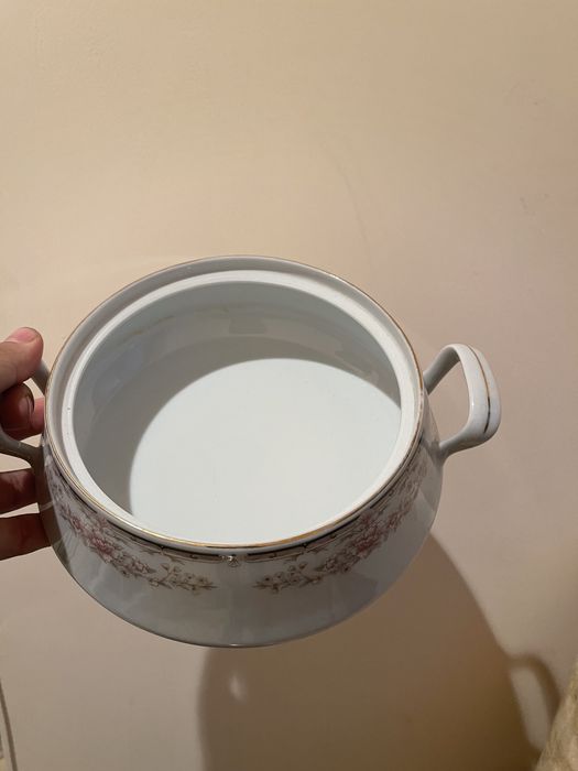 Продаются супница отличная, красивая