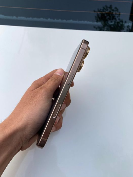 iPhone 16 pro gold
