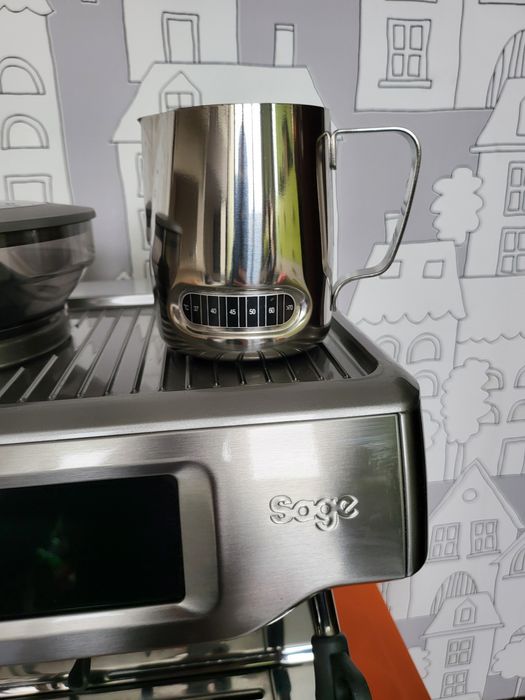 Професионална Кафемашина SAGE the Barista Touch с дисплей кафемелачка